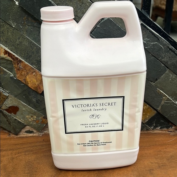 Victoria's Secret Pink and White l@undryL!quid